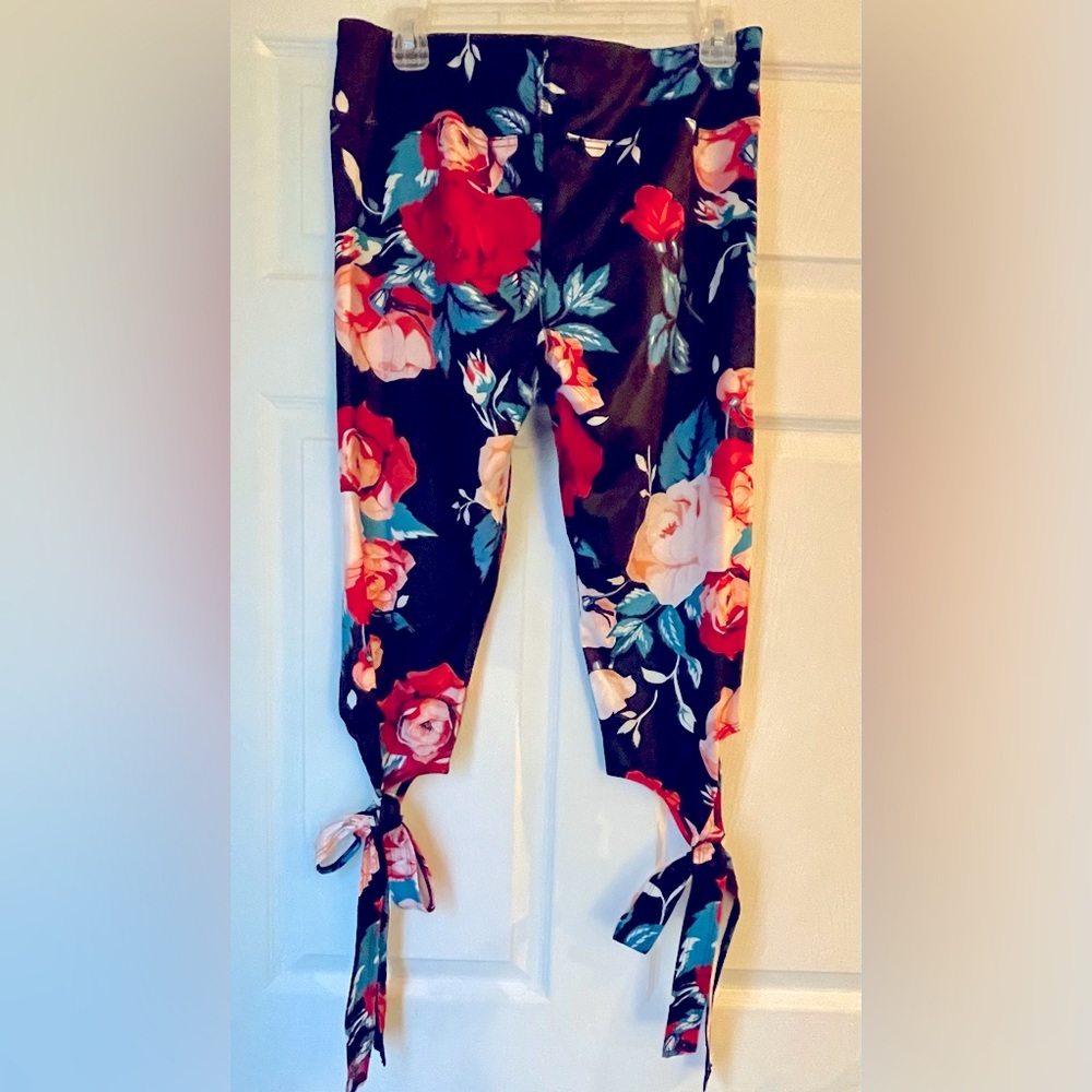 Floral Bandage Yoga Capri Leggings
